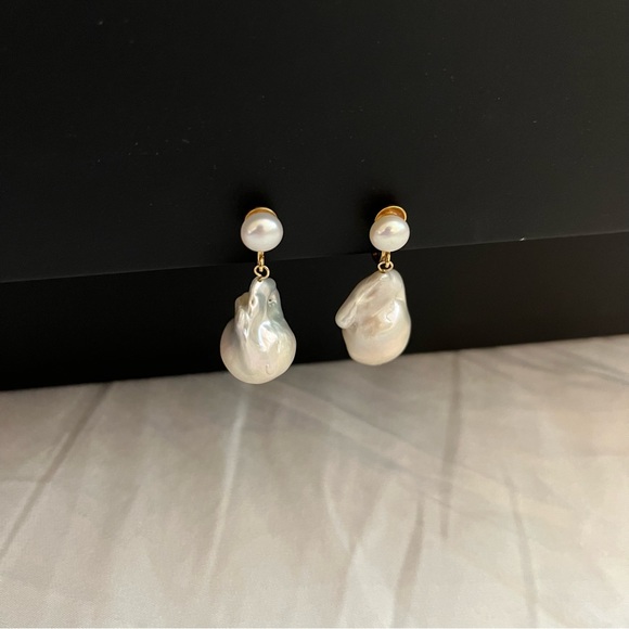 Gemma Alus real baroque pearls clip on earrings - Picture 5 of 14